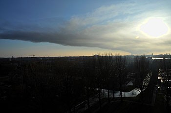 Rookwolken brand Moerdijk over Papendrecht