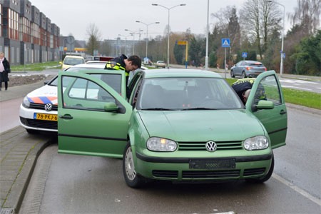 Passagier slaat op de vlucht na aanrijding