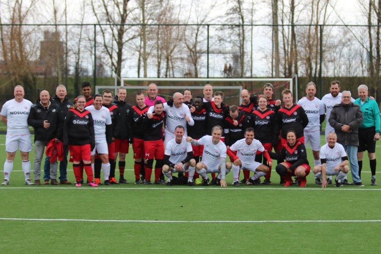 Nieuwjaarswedstrijd tussen VV Papendrecht-Wereldelftal en G1