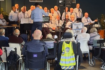 Shantykoor Landvast geeft optreden in Waerthove