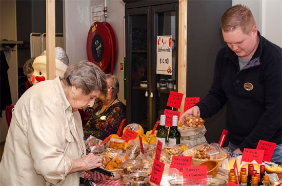 Geslaagde kerstmarkt in verpleeghuis De Wieken