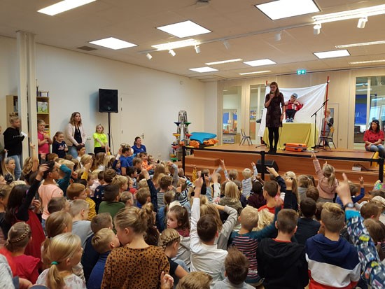 Feestelijke opening Kinderboekenweek op Kindcentrum Prins Constantijn